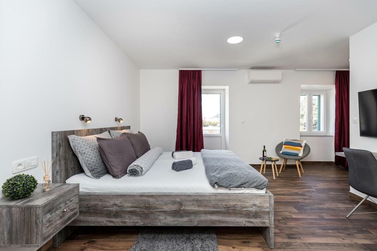 ספליט Apinelo Port Rooms מראה חיצוני תמונה
